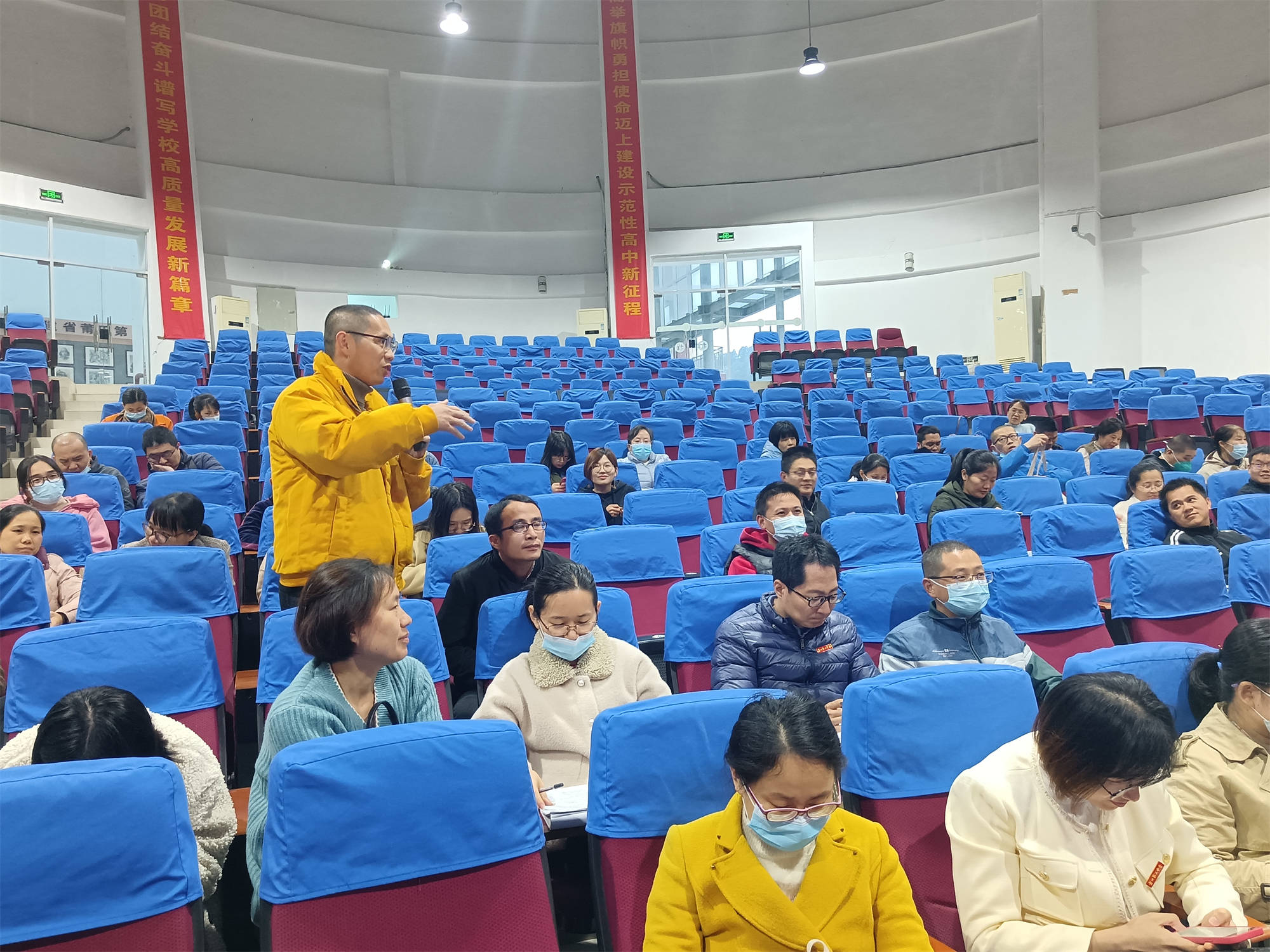 張正陽(yáng)老師發(fā)言.jpg